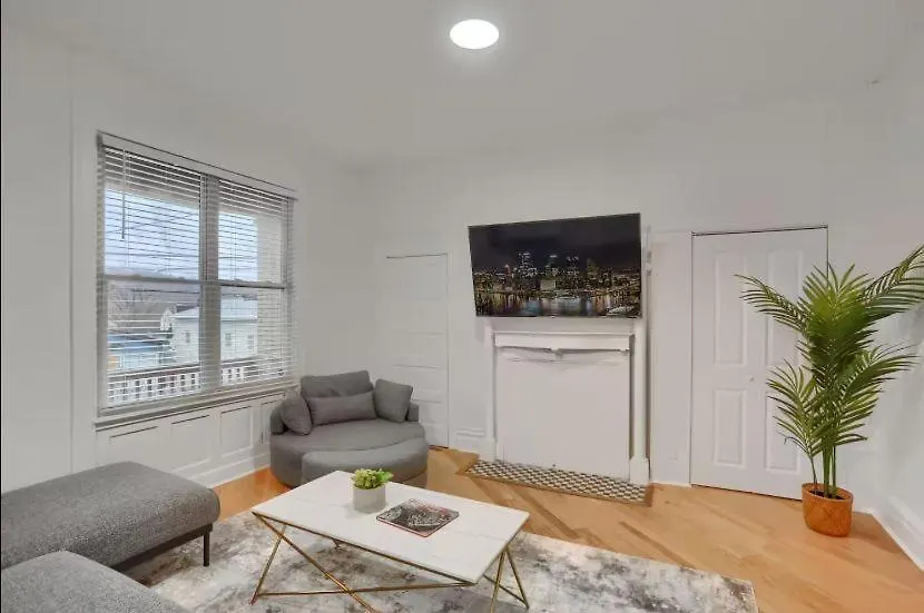 Holiday home Modern &Spacious 4Bd House In Pittsburgh With Parking